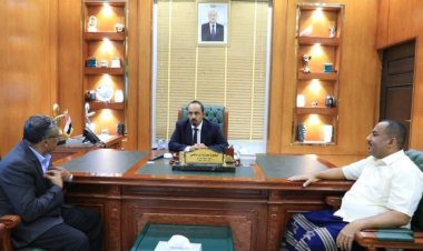 المحافظ ابن ماضي يطلع على نشاط مكتب وزارة النقل بوادي وصحراء حضرموت