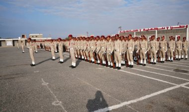 وزير الدفاع يدشن العام التدريبي 2025 في الكلية الحربية بعدن