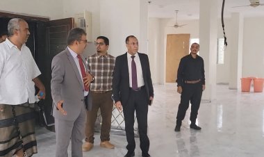 وزير الصناعة يطّلع على تجهيزات المبنى الجديد لديوان هيئة المواصفات في عدن