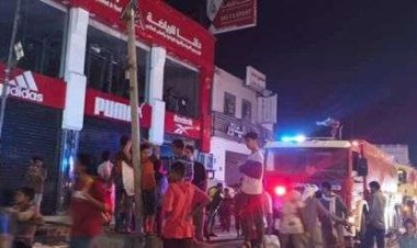 إخماد حريق في مستودع تجاري بمديرية المنصورة