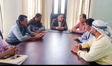 انتقالي أبين يناقش مع السلطة المحلية الأوضاع الخدمية والأمنية بالمحافظة