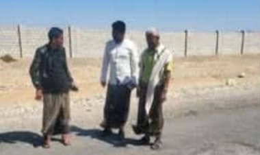 المدير العام لمديرية الشحر يتفقد الخط الواصل بين الشحر وغيل باوزير بعد شكاوي المواطنين من الحفريات