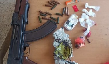 الأجهزة الأمنية بمديرية الريدة وقصيعر وقوات خفر السواحل القطاع الشرقي تضبط شخصين وبحوزتهم مواد مخدرة