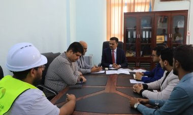 أمين عام محلي حضرموت يشهد توقيع محضر استلام مشروع تزويد مركز الإنزال السمكي بالمشروع الرابع بمنظومة الطاقة الشمسية