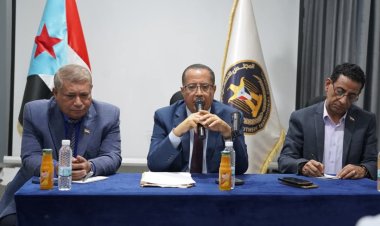 الخُبجي يشيد بدور المتقاعدين العسكريين ويؤكد أهمية التواصل السياسي وتعزيز الوحدة الجنوبية