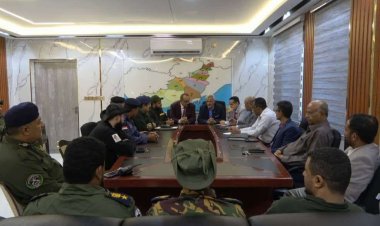 فريق التواصل وتعزيز الوعي السياسي يعقد لقاءً موسعًا مع إدارة أمن محافظة لحج