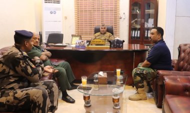 مدير الأمن والشرطة يلتقي قائد خفر السواحل ويؤكد أن رجال الأمن والنخبة شوكة في حلوق المهربين