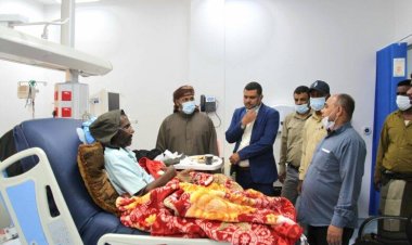 المحافظ الثقلي يطلع على الاوضاع الصحية للمرضى في مستشفى الشيخ خليفة بحديبوه