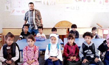 مدير مكتب التربية والتعليم بمديرية الحصين يزور روضة خلة ويشيد بالدور النشط لإدارتها