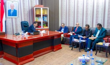 برئاسة محافظ شبوة .. إرساء مناقصة كلية الطب وخمسة مشاريع أخرى على الجهات المنفذة