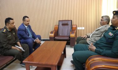 العميد المنهالي يناقش مع رئيس النيابة الجزائية المتخصصة بحضرموت تنسيق العمل بين الأمن والنيابة