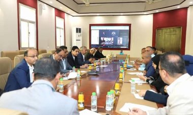 الوزير العكبري يترأس اجتماعا للوقوف على سير العملية التعليمية بالمحافظات