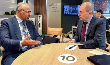 الرئيس الزُبيدي يلتقي وزيري خارجيتي الأردن وأندونيسيا