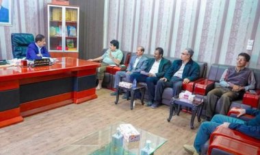 محافظ شبوة يكلف بإزالة العشوائيات داخل مدينة عتق