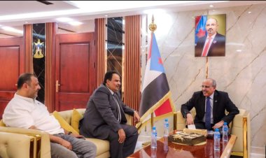 الكثيري يطلع على جهود شركة النفط بالعاصمة عدن للحفاظ على استقرار السوق المحلية