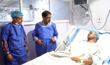 عضو مجلس القيادة الرئاسي البحسني يزور العميد عيدروس والجندي بركات للاطمئنان على حالتهما الصحية