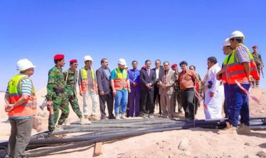 محافظ شبوة يدشن المحطات التحويلية لمشروع الطاقة الشمسية