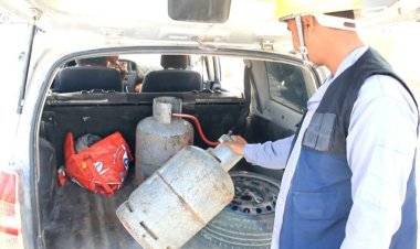 شرطة السير بالشحر تدشن حملة تفتيشية لضبط المركبات المحولة للغاز بطرق عشوائية