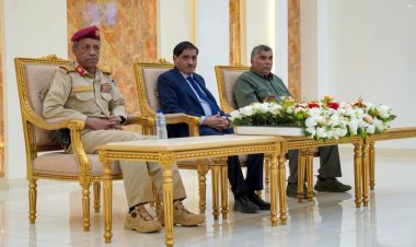 البحسني يؤكد على أهمية وضع الخطط العسكرية والأمنية للتعامل مع أي تطورات تستهدف الأمن والاستقرار