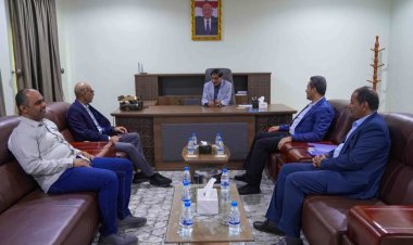 عضو مجلس القيادة الرئاسي البحسني يناقش أوضاع شركة بترومسيلة وخططها المستقبلية