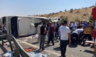 سبعة قتلى و42 جريحا في اصطدام حافلة بسيارة بجنوب العراق