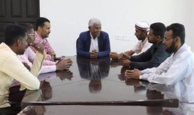 مدير عام الشحر يقف أمام إشكالات العملية التعليمية بالمديرية