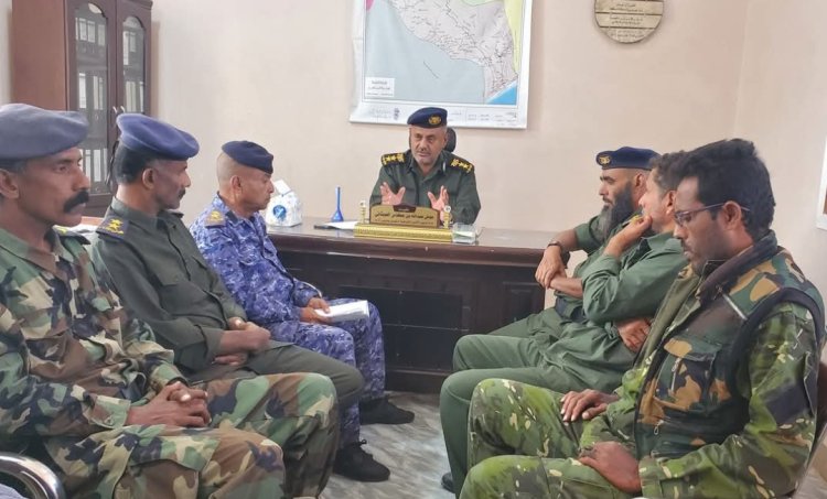 مدير أمن غيل باوزير يعقد اجتماعاً لمناقشة التقارير السنوية وخطط 2025