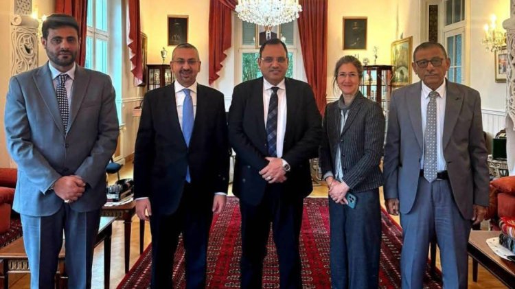 الوزير السقطري يبحت مع مسؤولين ألمانيين تعزيز التعاون في القطاعين الزراعي والسمكي