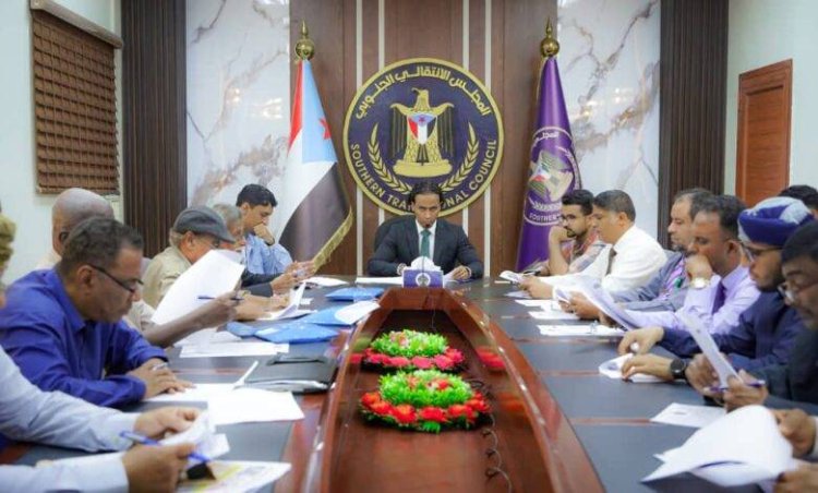 تنفيذية انتقالي العاصمة عدن تناقش تقارير عمل إدارة الشباب والرياضة والقيادة المحلية بدار سعد