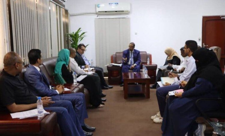 الوزير الزعوري يلتقي مدير برنامج الحوالات النقدية في اليونيسف.