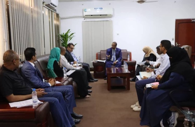 الزعوري يبحث مع مدير برنامج الحوالات النقدية في اليونيسيف مشروع الحوالات الجديد