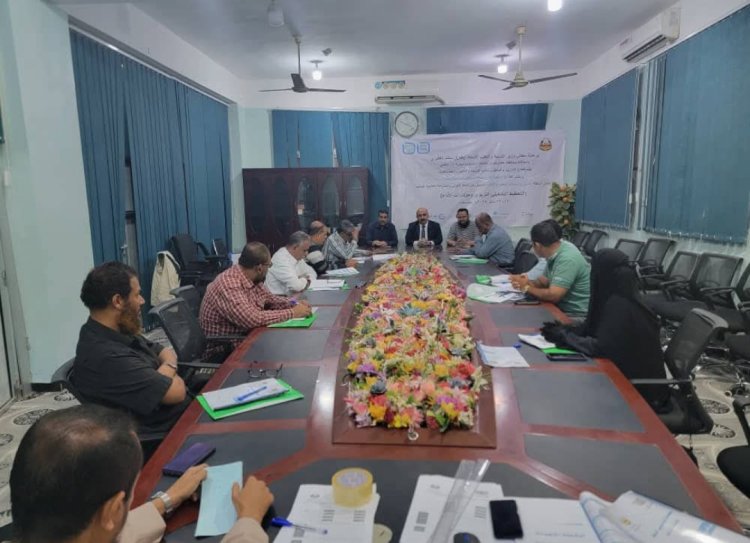 مدير مكتب وزارة التربية والتعليم بساحل حضرموت يفتتح دورة مهارات إعداد الخطط التشغيلية لكوادر المكتب بالمحافظة.