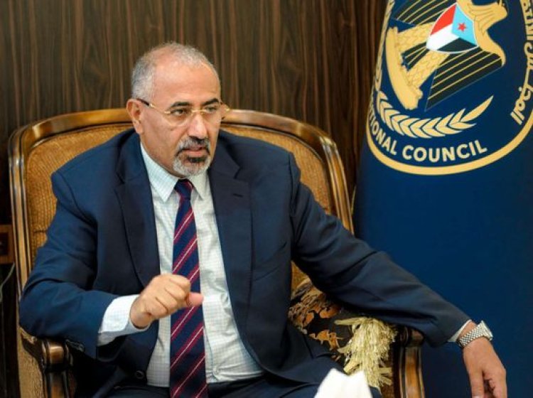 الرئيس الزُبيدي للجارديان: الضعف الإيراني فرص لضرب حليفها باليمن