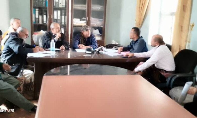 وكيل محافظة الضالع يناقش الجانب الاقتصادي مع قيادة السلطة المحلية والمجلس الانتقالي بالشعيب