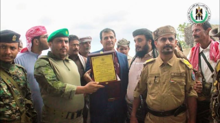 تكريم قائد وأفراد نقطة دوفس نظير جهودهم الكبيرة في تعزيز الأمن ومكافحة وضبط المخدرات.