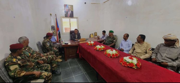 رئيس تنفيذية انتقالي سقطرى يبحث مع أركان اللواء الأول مشاه بحري سبل تعزيز الأمن بالمحافظة