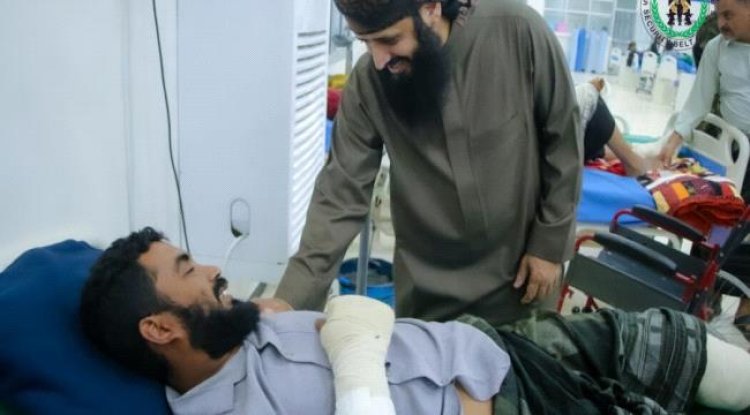 العميد الوالي يزور جرحى الحزام الأمني والقوات المُسلحة في مستشفى عبود العسكري.