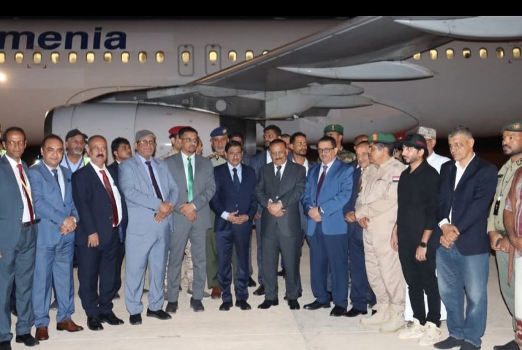 رئيس تنفيذية انتقالي حضرموت يشارك في تدشين رحلات القاهرة من مطار الريان الدولي