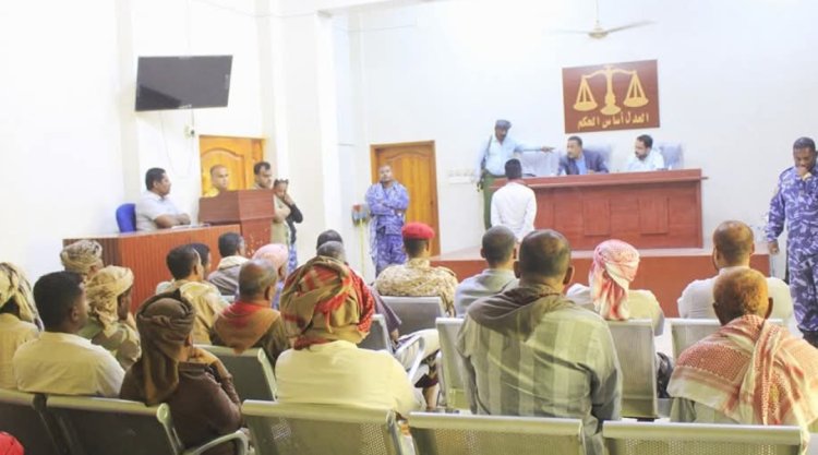 المحكمة العسكرية بالمنطقة العسكرية الثانية في المكلا تحكم بإعدام قاتل "الكثيري" وتواصل جلساتها في محاكمة قاتل "بارجاش"