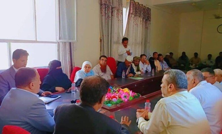 بحضور الحامد : إعلام أبين يدشن صرف التصاريح الرسمية لوسائل الإعلام محافظة أبين .