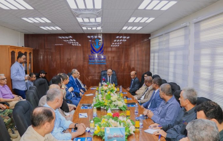 وزير النقل يتفقد أوضاع مؤسسة موانئ البحر العربي