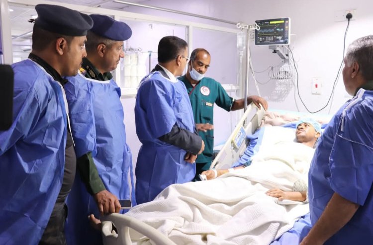 أكد أن جندي الأمن والمواطن هم جزء لا يتجزأ من عملية الأمن والاستقرار التي تشهدها المحافظة.. الأمين العام لمحلي حضرموت يشيد ببطولات قوات الأمن ويؤكد وقوف السلطة المحلية إلى جانب جنودها البواسل