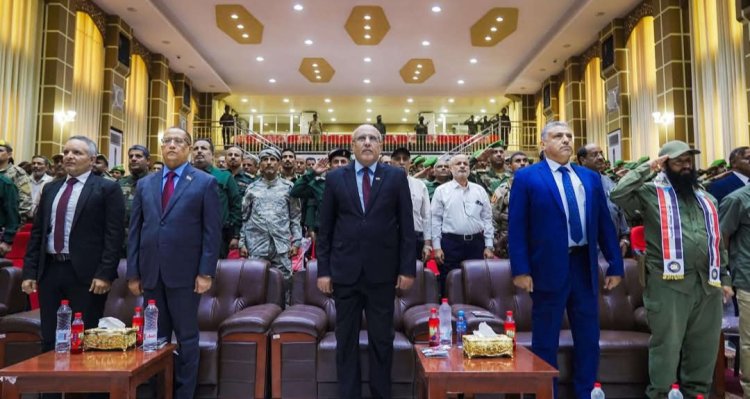 الكثيري يشهد الحفل الفني والاستعراضي والتكريمي لقوات الحزام الأمني بالعاصمة عدن