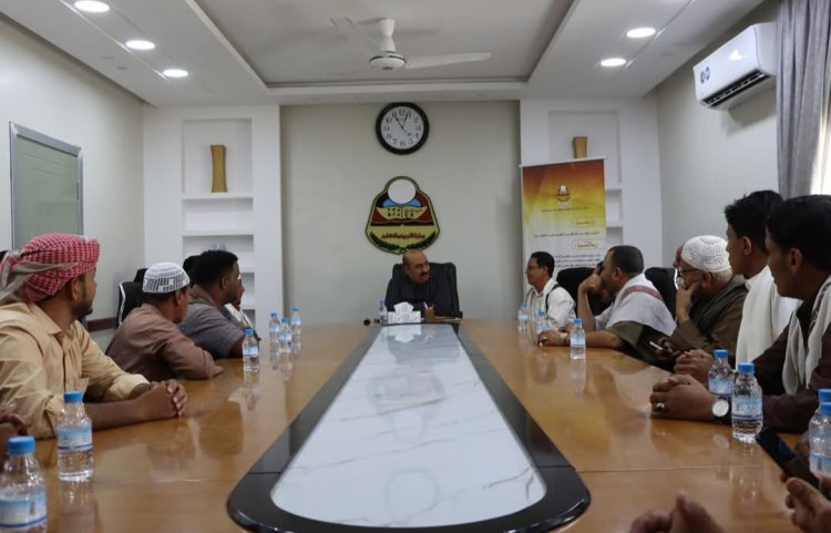 المدير باعباد يستقبل الإدارة المدرسية وأعضاء هيئة التدريس بثانوية الحوطة للبنين بمديرية شبام