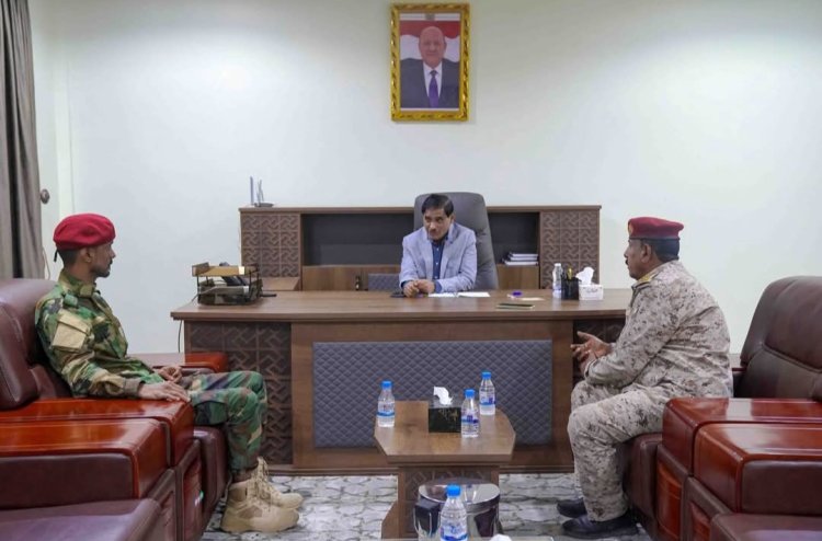 عضو مجلس القيادة الرئاسي البحسني يشيد بشجاعة البطل اليميني ويوجه بإعادته للخدمة العسكرية