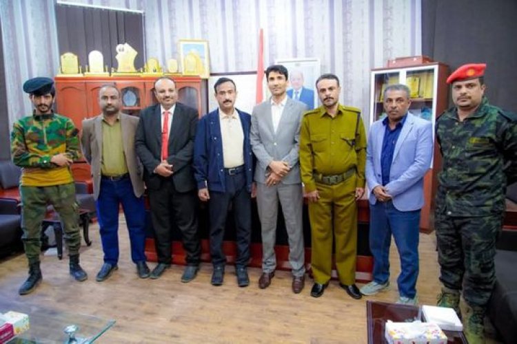 محافظ شبوة يكرم اللواء الثاني دفاع شبوة ونيابة الأموال العامة