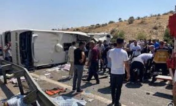 سبعة قتلى و42 جريحا في اصطدام حافلة بسيارة بجنوب العراق