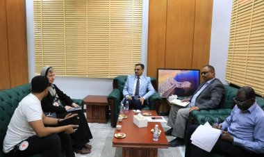 العمقي يشيد بتدخلات اللجنة الدولية للصليب الأحمر في رعاية مركز الأطراف الصناعية بالمكلا