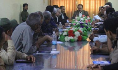 محافظ الضالع يشدد على ضرورة تكثيف الجهود لخدمة المواطنين والتغلب على الصعوبات والتحديات الراهنة