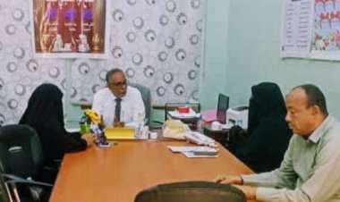 مدير تربية المكلا يزور مجمع فوة التعليمي للبنات ويطلع على سير العملية التعليمية في المجمع